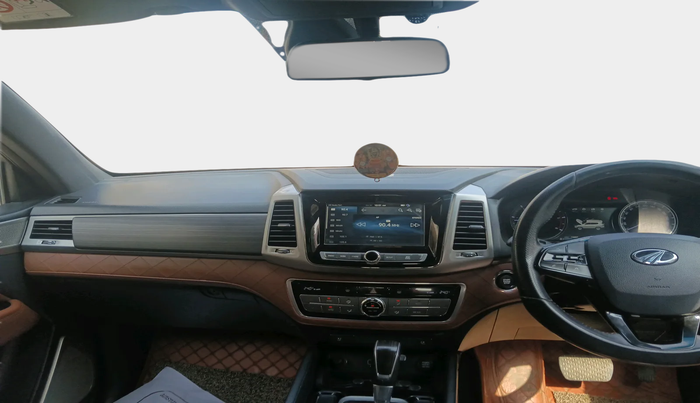 2022 Mahindra ALTURAS G4 2WD AT, Diesel, Automatic, 74,865 km, interior