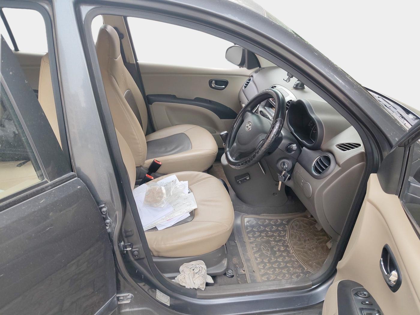 2012 Hyundai i10 MAGNA 1.2, Petrol, Manual, 56,802 km, interior