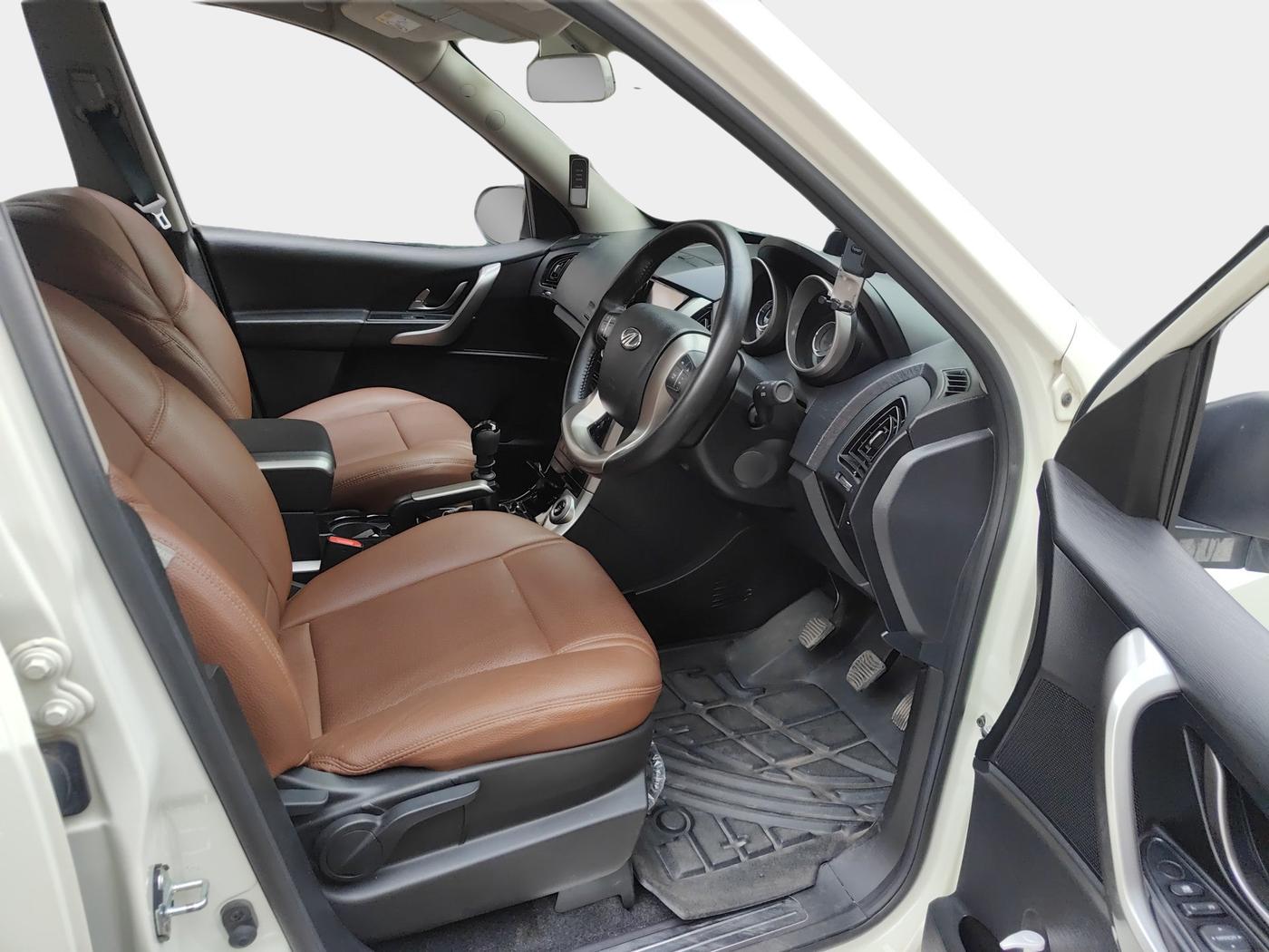 2021 Mahindra XUV500 W7, Diesel, Manual, 38,775 km, interior