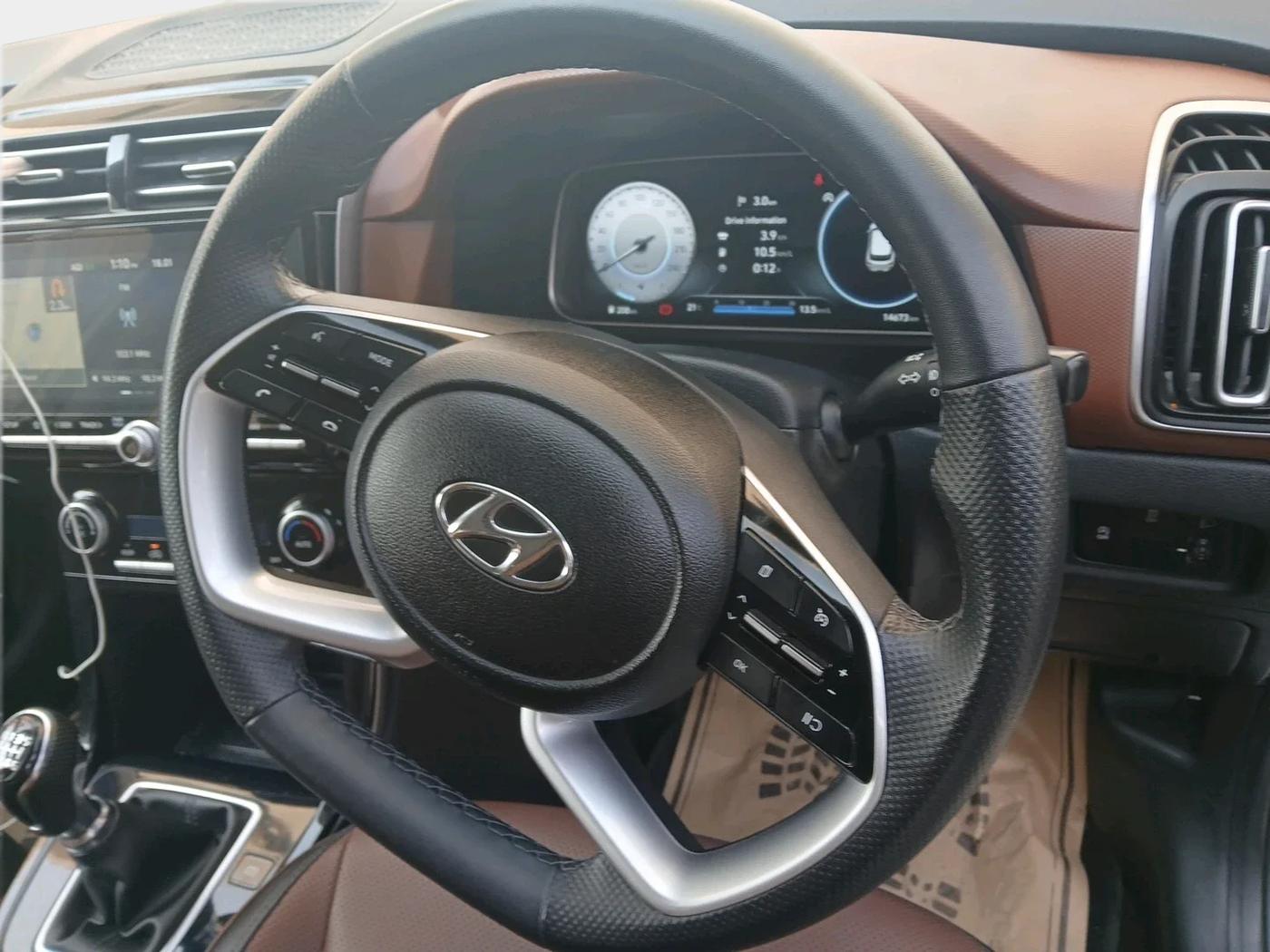 2024 Hyundai ALCAZAR PLATINUM 1.5 TURBO PETROL MT 7STR, Petrol, Manual, 14,800 km, interior