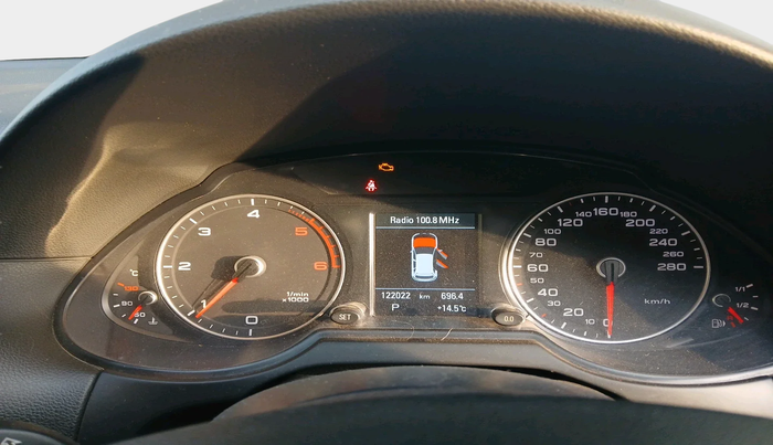 2015 Audi Q5 30 TDI PREMIUM PLUS, Diesel, Automatic, 1,22,022 km, interior