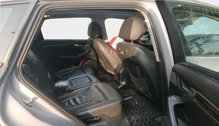 2015 Audi Q5 30 TDI PREMIUM PLUS, Diesel, Automatic, 1,22,022 km, interior