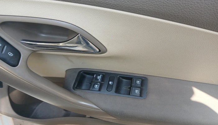 2016 Skoda Rapid 1.5 TDI CR STYLE PLUS AT, Diesel, Automatic, 1,30,793 km, interior