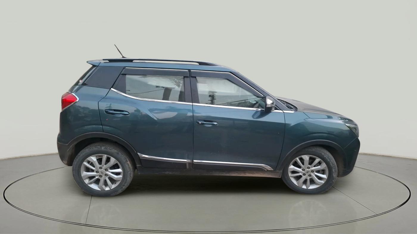 2020 Mahindra XUV300 W8 1.5 DIESEL, Diesel, Manual, 1,28,000 km, exterior