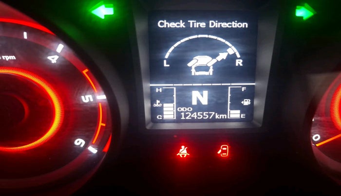 2020 Mahindra XUV300 W8 1.5 DIESEL, Diesel, Manual, 1,28,000 km, interior