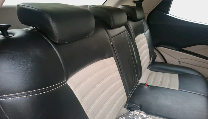 2020 Mahindra XUV300 W8 1.5 DIESEL, Diesel, Manual, 1,28,000 km, interior