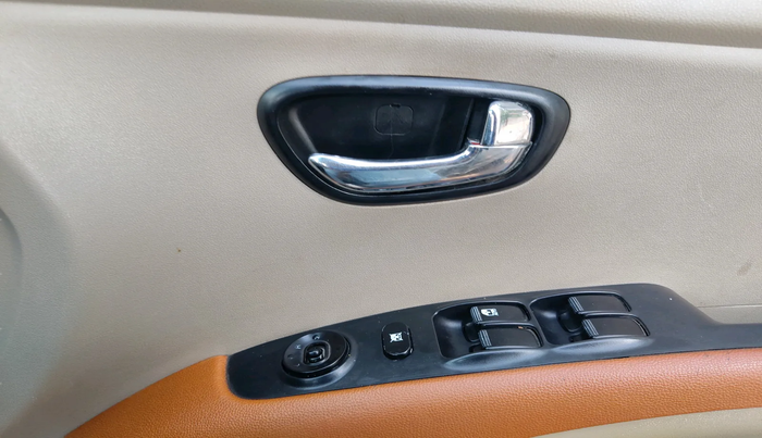 2011 Hyundai i10 MAGNA 1.2, Petrol, Manual, 97,000 km, interior