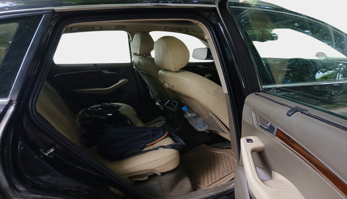2012 Audi Q5 2.0 TDI QUATTRO, Diesel, Automatic, 1,40,813 km, interior