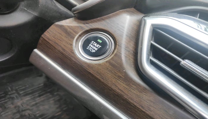 2020 Tata Harrier XZA 2.0L, Diesel, Automatic, 78,211 km, interior