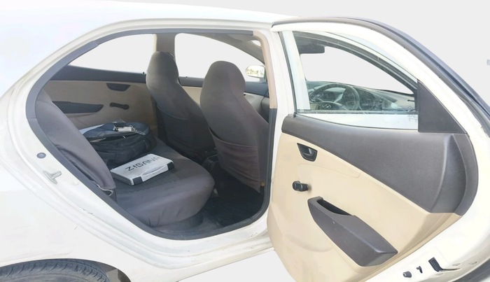 2016 Hyundai Eon MAGNA +, Petrol, Manual, 67,444 km, interior