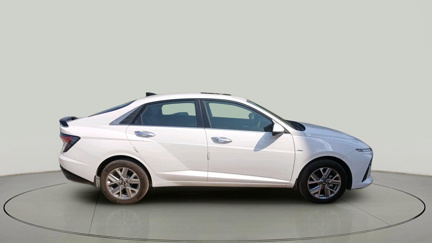 2024 Hyundai Verna  SX 1.5 MPI IVT, Petrol, Automatic, 8,778 km, exterior