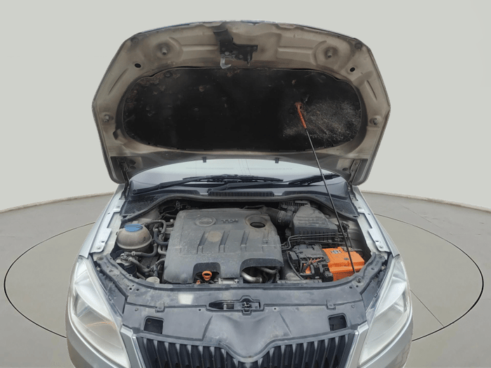 2013 Skoda Rapid AMBITION 1.6 TDI CR MT, Diesel, Manual, 2,13,968 km, exterior