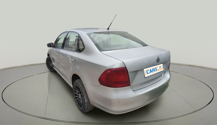 2013 Skoda Rapid AMBITION 1.6 TDI CR MT, Diesel, Manual, 2,13,968 km, exterior