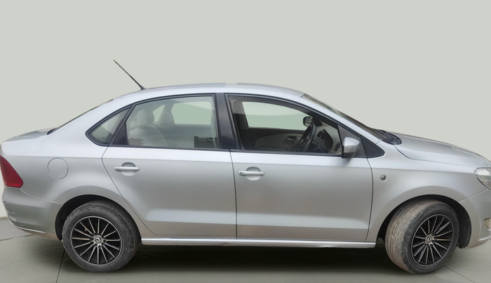 2013 Skoda Rapid AMBITION 1.6 TDI CR MT, Diesel, Manual, 2,13,968 km, exterior