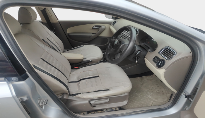 2013 Skoda Rapid AMBITION 1.6 TDI CR MT, Diesel, Manual, 2,13,968 km, interior