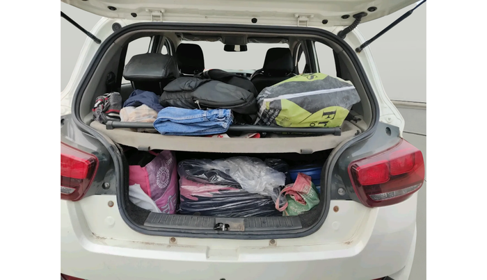 2016 Mahindra Kuv100 K8 D 5 STR, Diesel, Manual, 85,512 km, exterior