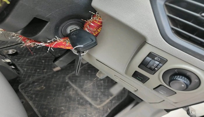 2016 Mahindra Kuv100 K8 D 5 STR, Diesel, Manual, 85,512 km, interior