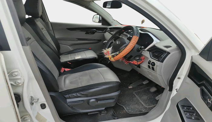 2016 Mahindra Kuv100 K8 D 5 STR, Diesel, Manual, 85,512 km, interior