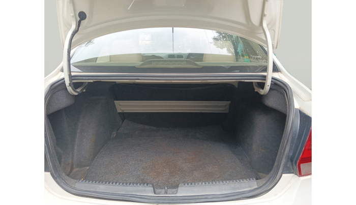 2011 Volkswagen Vento HIGHLINE DIESEL 1.6, Diesel, Manual, 1,64,082 km, exterior