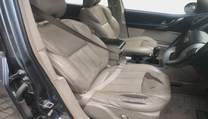 2015 Mahindra XUV500 W10, Diesel, Manual, 89,317 km, interior
