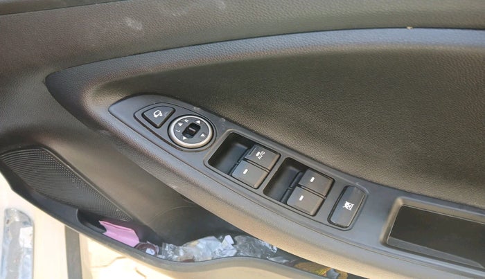 2019 Hyundai i20 Active 1.2 SX, Petrol, Manual, 27,350 km, interior