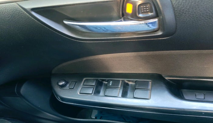 2015 Maruti Swift VXI, Petrol, Manual, 70,000 km, interior