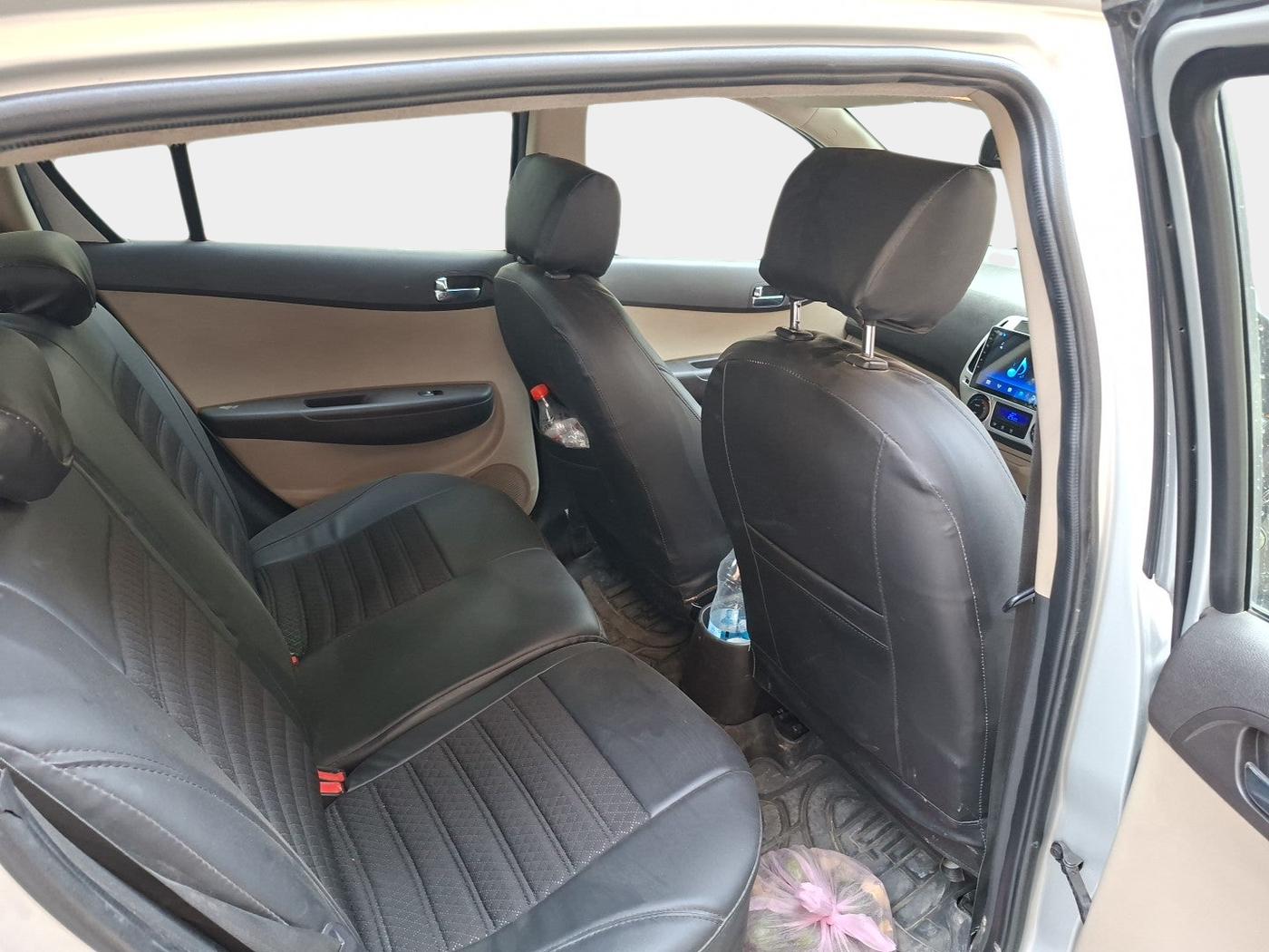 2014 Hyundai i20 SPORTZ 1.2, Petrol, Manual, 97,226 km, interior
