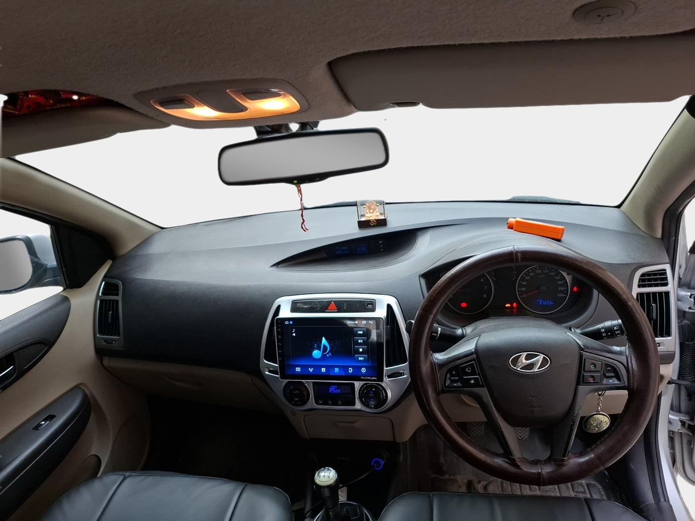 2014 Hyundai i20 SPORTZ 1.2, Petrol, Manual, 97,226 km, interior