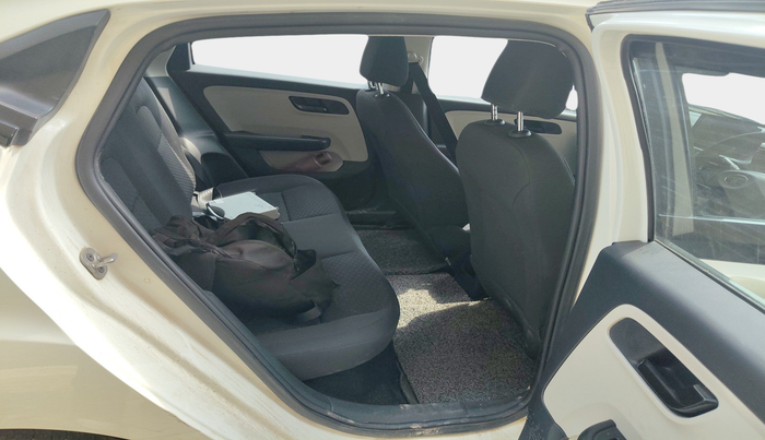 2024 Tata ALTROZ XE PETROL, Petrol, Manual, 16,219 km, interior