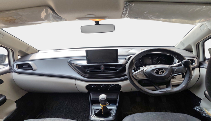 2024 Tata ALTROZ XE PETROL, Petrol, Manual, 16,219 km, interior
