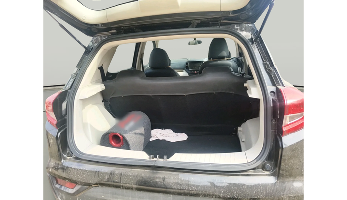 2022 Mahindra XUV300 W4 1.2 PETROL, Petrol, Manual, 43,619 km, exterior