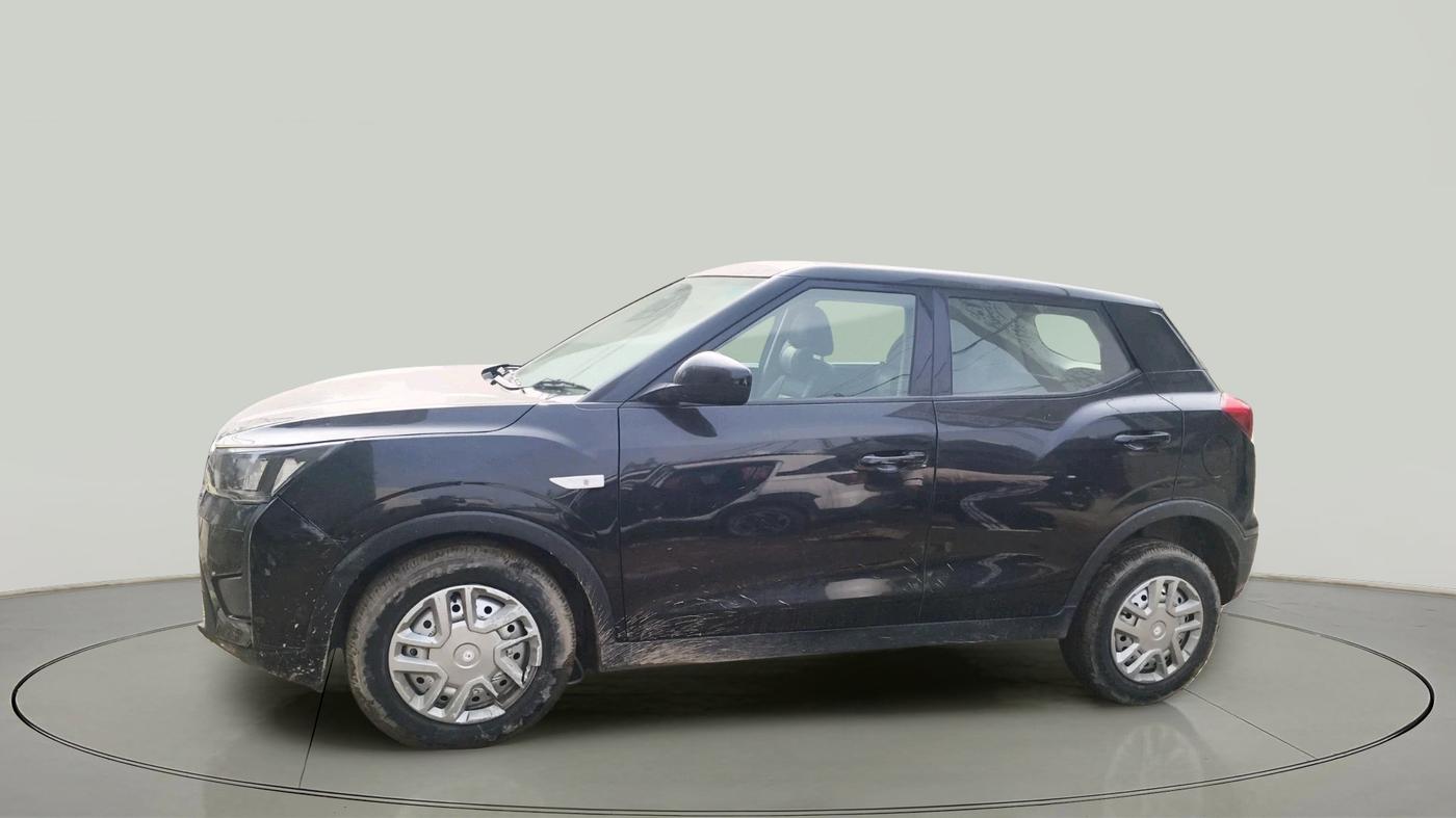 2022 Mahindra XUV300 W4 1.2 PETROL, Petrol, Manual, 43,619 km, exterior