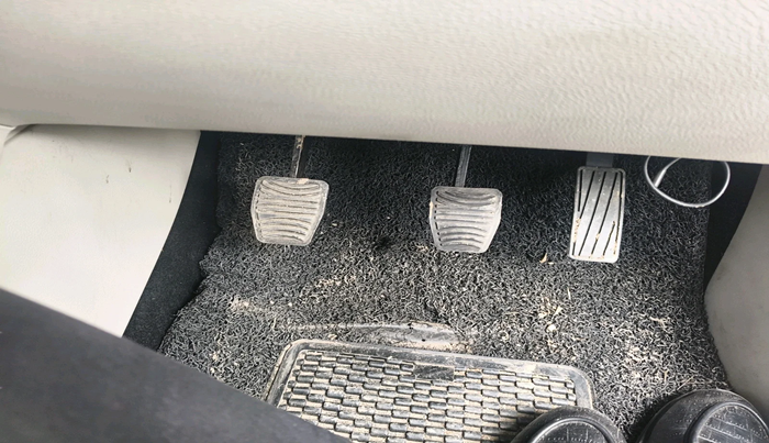 2022 Mahindra XUV300 W4 1.2 PETROL, Petrol, Manual, 43,619 km, interior