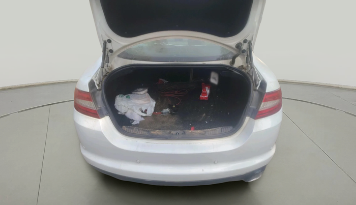 2014 Jaguar XF 2.2 DIESEL LUXURY, Diesel, Automatic, 1,38,016 km, exterior