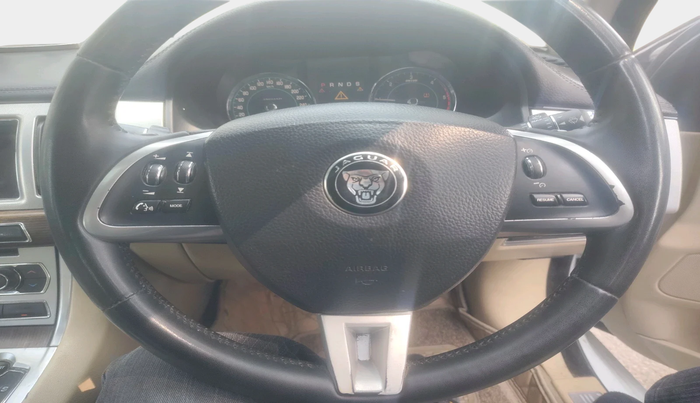 2014 Jaguar XF 2.2 DIESEL LUXURY, Diesel, Automatic, 1,38,016 km, interior