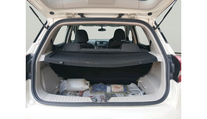 2023 Mahindra XUV300 W6 1.5 DIESEL AMT, Diesel, Automatic, 57,083 km, exterior