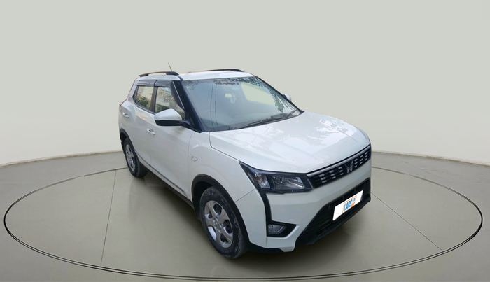 2023 Mahindra XUV300 W6 1.5 DIESEL AMT, Diesel, Automatic, 57,083 km, exterior