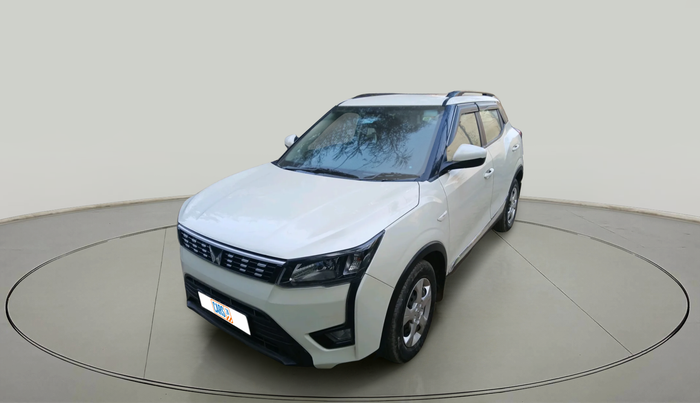 2023 Mahindra XUV300 W6 1.5 DIESEL AMT, Diesel, Automatic, 57,083 km, exterior