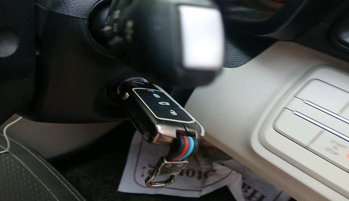 2023 Mahindra XUV300 W6 1.5 DIESEL AMT, Diesel, Automatic, 57,083 km, interior