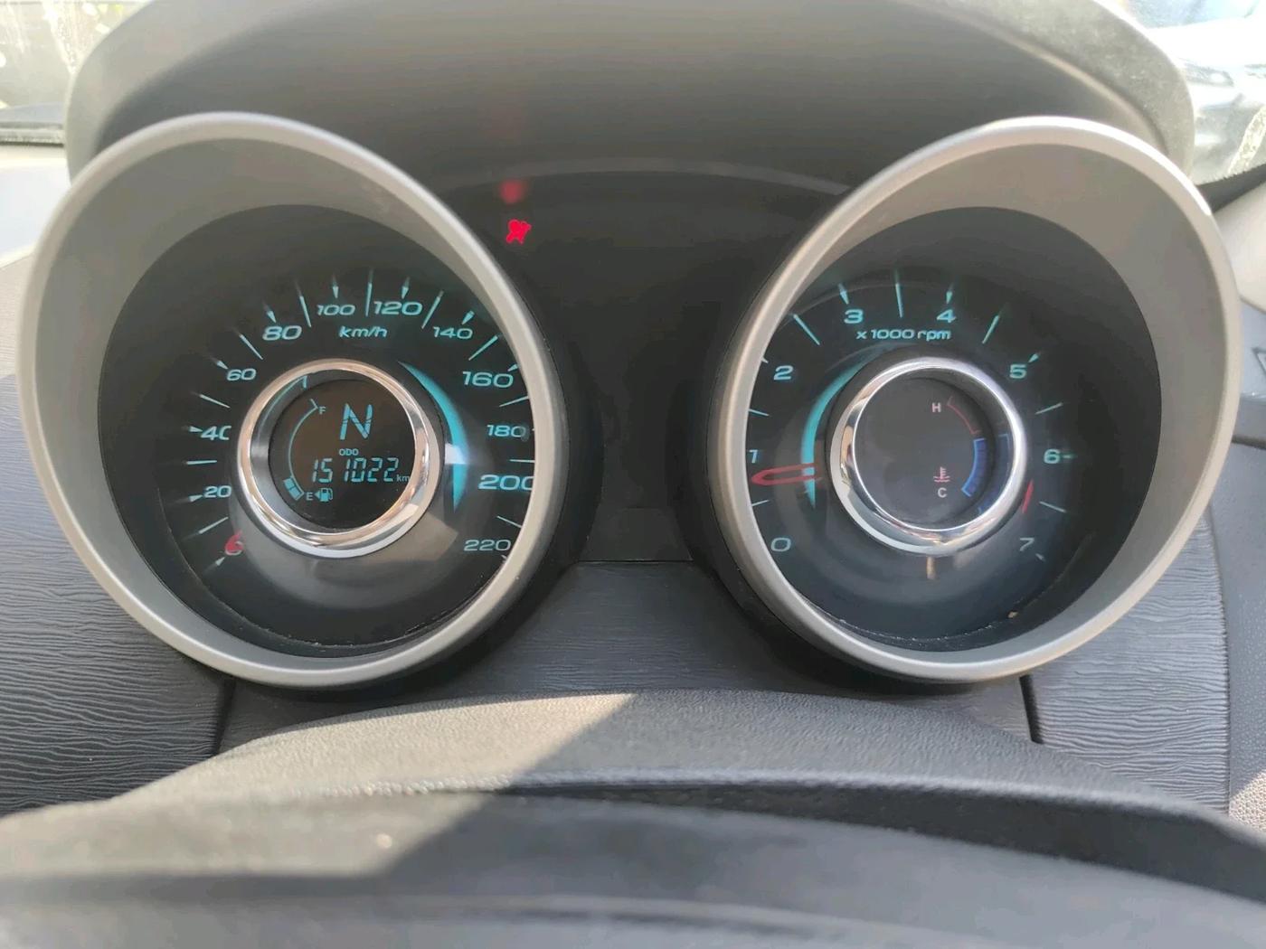 2016 Mahindra XUV500 W6, Diesel, Manual, 1,51,022 km, interior