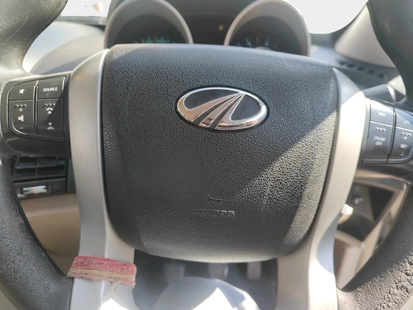 2016 Mahindra XUV500 W6, Diesel, Manual, 1,51,022 km, interior
