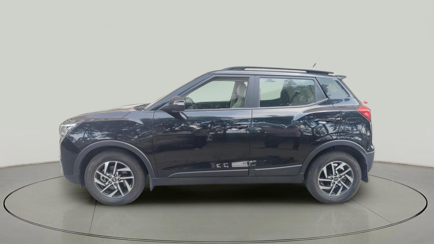 2023 Mahindra XUV300 W8(O) TURBO GDI, Petrol, Manual, 9,484 km, exterior