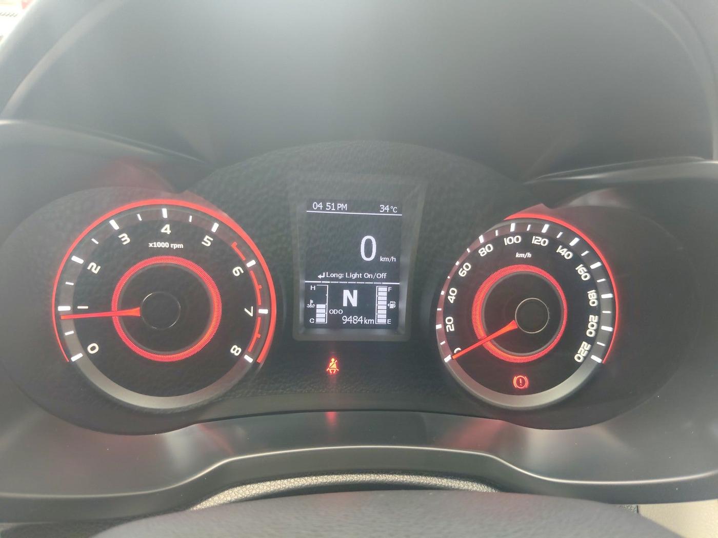 2023 Mahindra XUV300 W8(O) TURBO GDI, Petrol, Manual, 9,484 km, interior