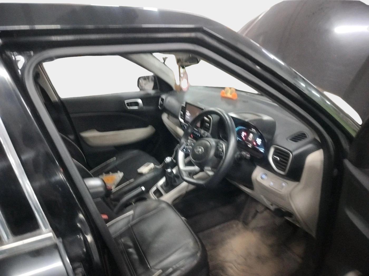 2022 Hyundai VENUE SX 1.2 PETROL, Petrol, Manual, 85,560 km, interior