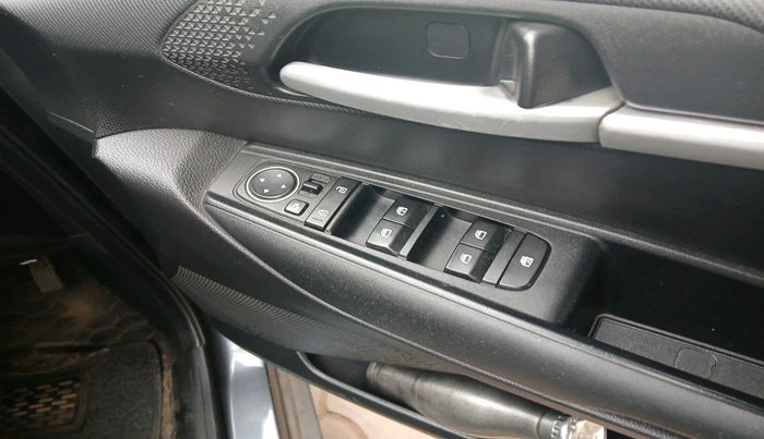 2021 KIA SONET HTK PLUS 1.2, Petrol, Manual, 1,22,749 km, interior