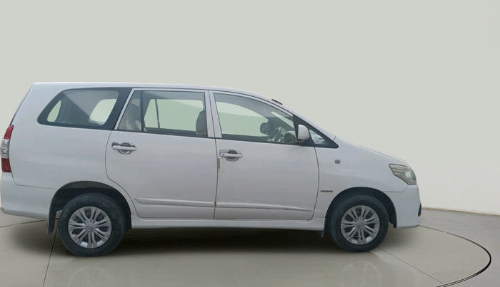 2016 Toyota Innova 2.5 GX 7 STR, Diesel, Manual, 91,791 km, exterior