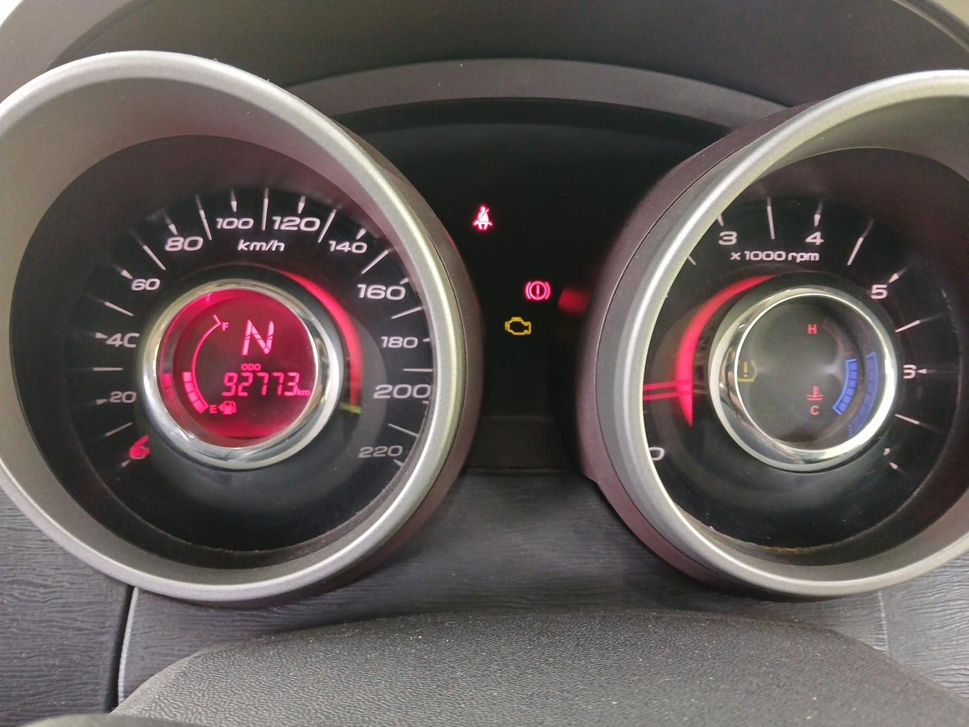 2014 Mahindra XUV500 W8, Diesel, Manual, 1,65,101 km, interior