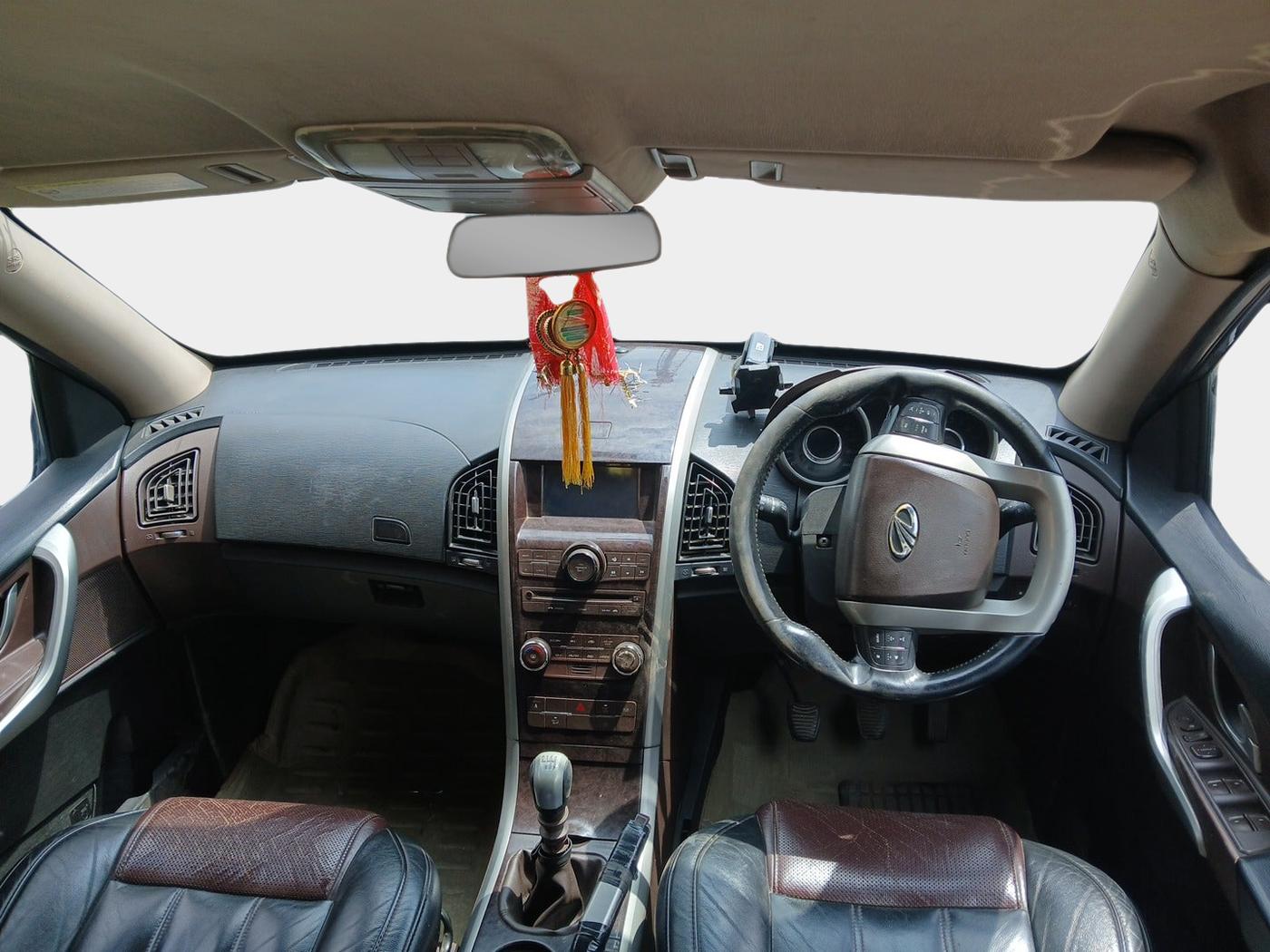2014 Mahindra XUV500 W8, Diesel, Manual, 1,65,101 km, interior