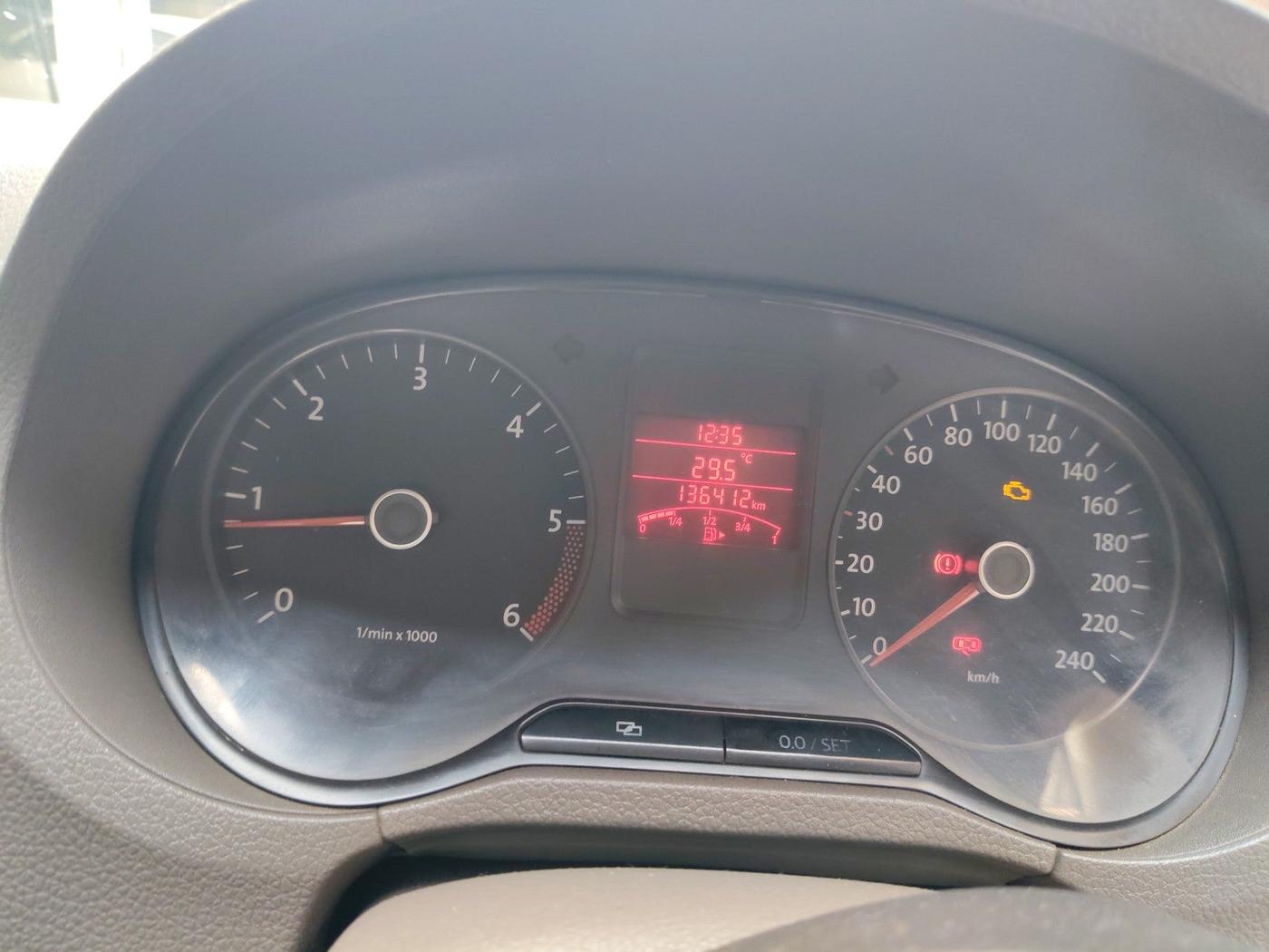 2011 Volkswagen Vento TRENDLINE DIESEL 1.6, Diesel, Manual, 1,36,412 km, interior