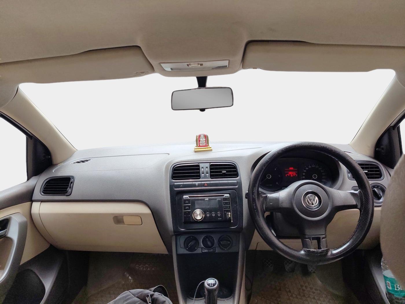 2011 Volkswagen Vento TRENDLINE DIESEL 1.6, Diesel, Manual, 1,36,412 km, interior